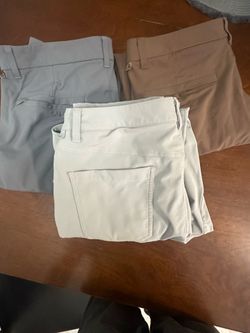 3 pantalones Lululemon y la Camisa por $50