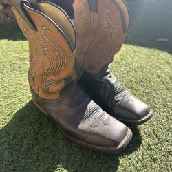 Justin Cowboy boots