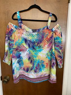 Sleeveless blouse by Bold Elements