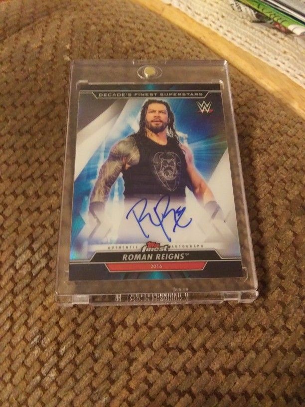 WWE ROMAN REIGNS TOPPS FINEST AUTOGRAPH ON CARD