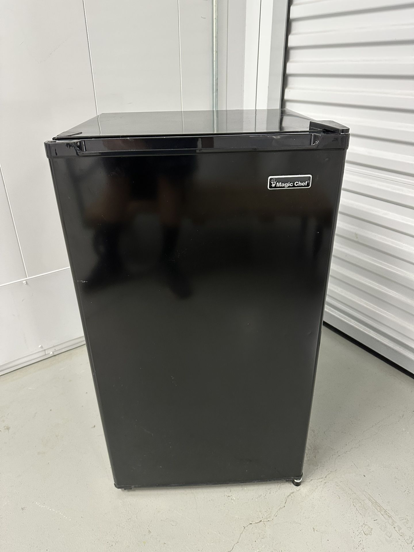 Magic Chef 3.2 cu. ft. Compact Mini Fridge - Black