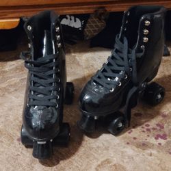 Women's Black Roller skates 