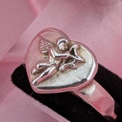 Vintage 925 STERLING SILVER cupid  Valentine HEART RING SIZE 9.5
