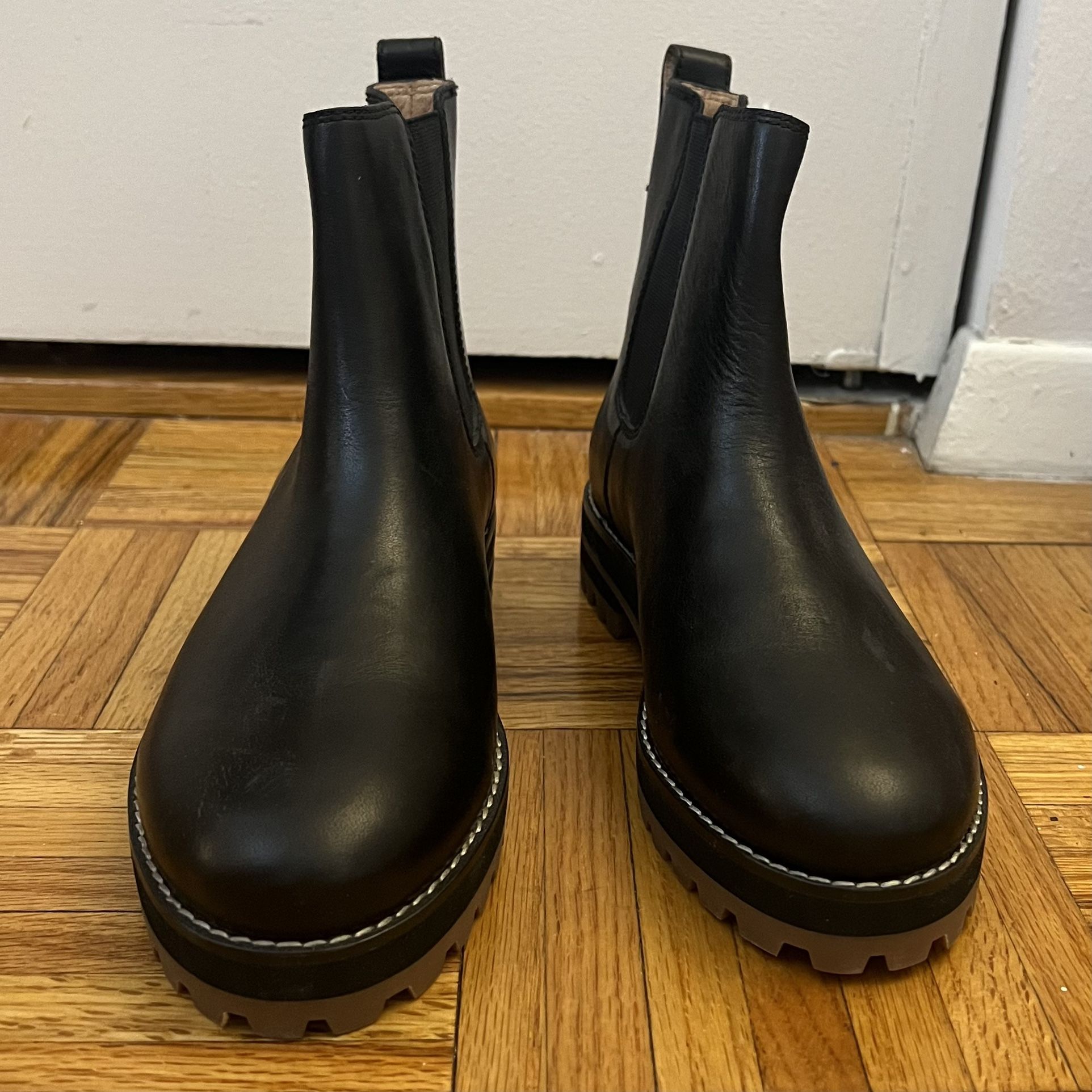 Madewell The Ivy Chelsea Boot In Leather (True Black)