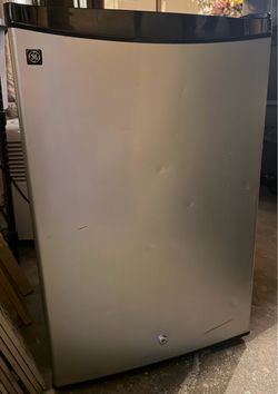 General Electric Mini Fridge/Freezer