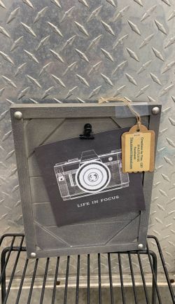Cute wooden pallet frame with furniture tacks memo board