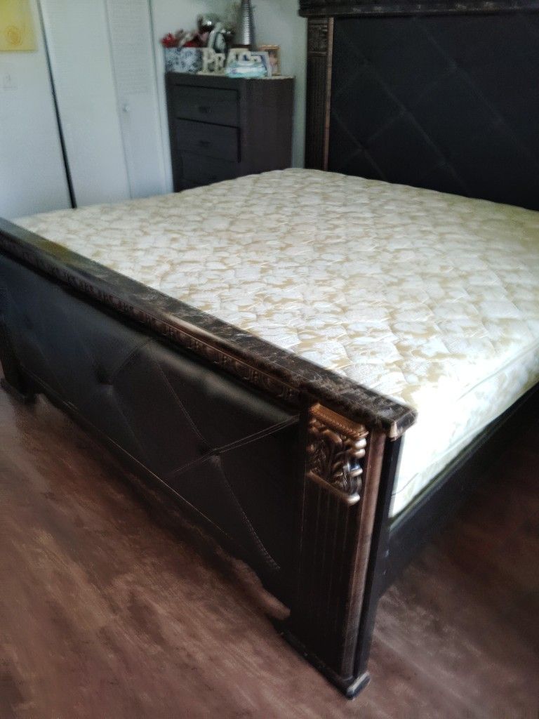 California King Size Bed With Box Spring Mattress One Night Stand