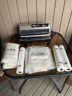 FoodSaver Vacuum Sealer with Bags