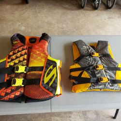 Two Strean Life Vest 1 Adult, 1 Youth