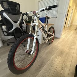 2012 Fully Built Cove Shocker Downhill Bike