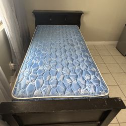 I'm selling a twin bed