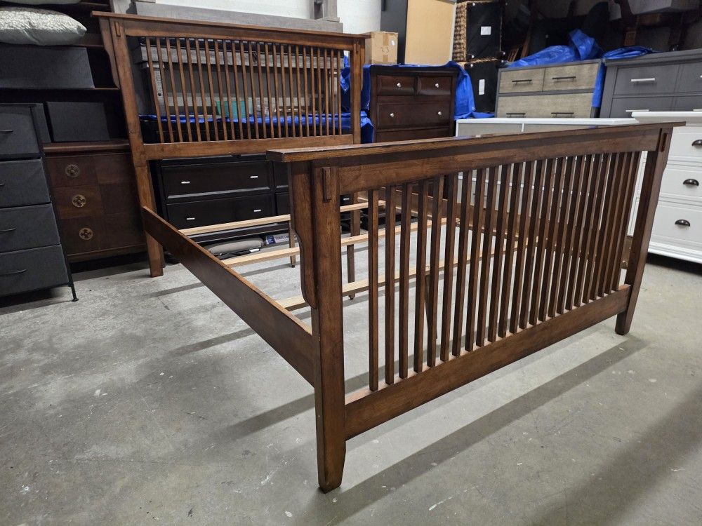 Wooden Slat Style Queen Size Bed Frame