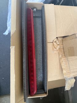 09 Suburban tail light/ 3rd brake light