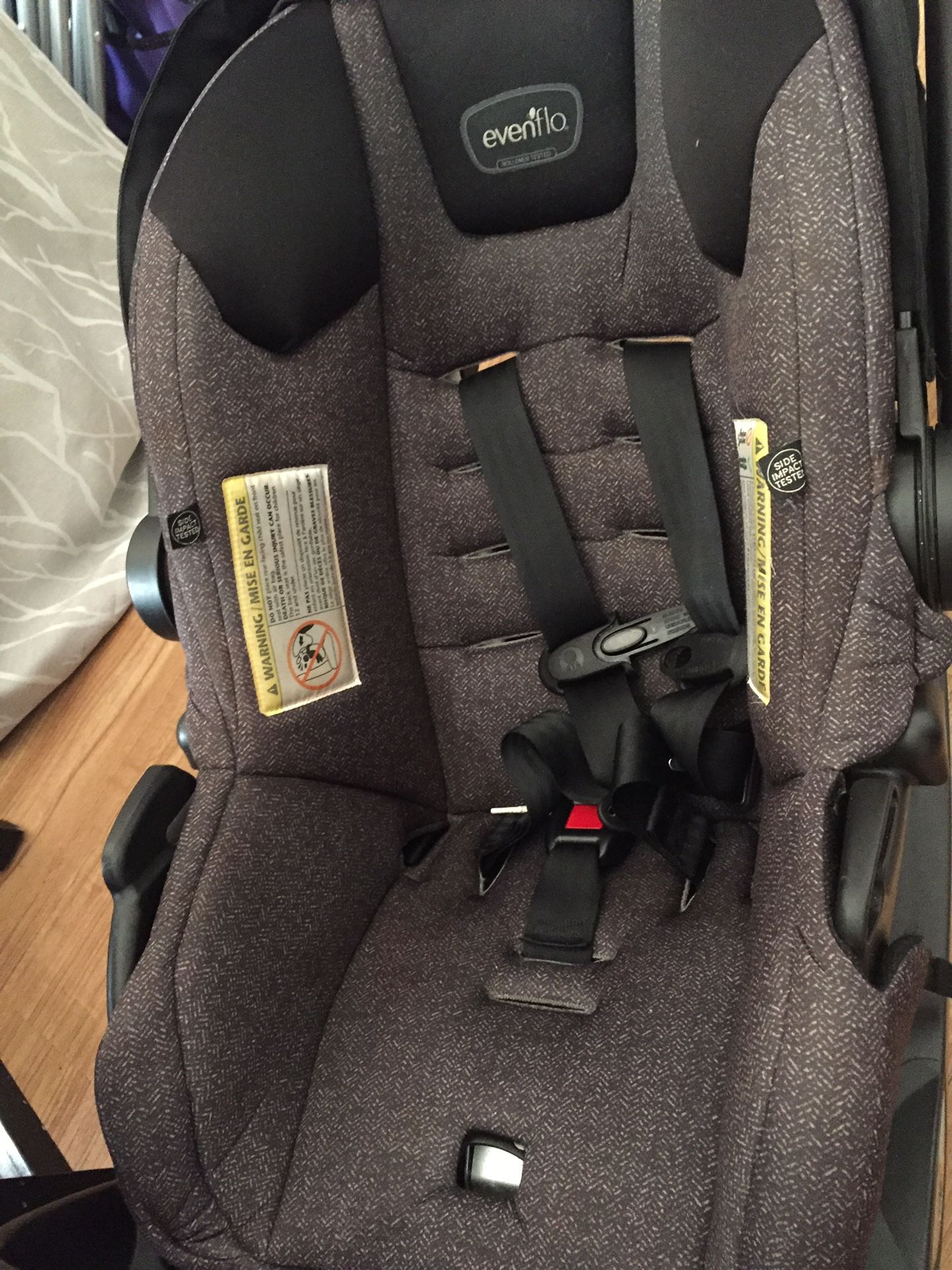 EVENFLO INFANT CAR SEAT WITH BASE