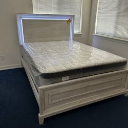 Queen Bed Platform Bed W/ Built-In LED Lights / Mattress Included. π’ Cama Queen Size Con Luz Led / Colchon Incluido