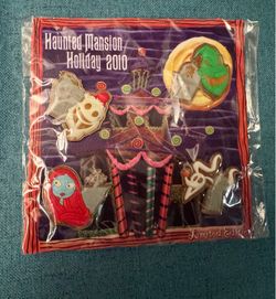 Disneyland Haunted Mansion Holiday Nightmare Before Christmas 2010-Gingerbread Collectors 4-Pin Set  LE500 PP79765