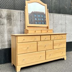 Free Delivery 🚚 MooseHead  Solid Maple Wood Dresser & Mirror