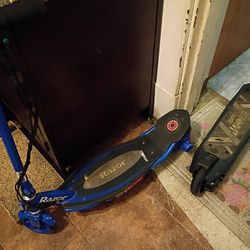 2 Power Scooter And 1 Charger And They Both Work 