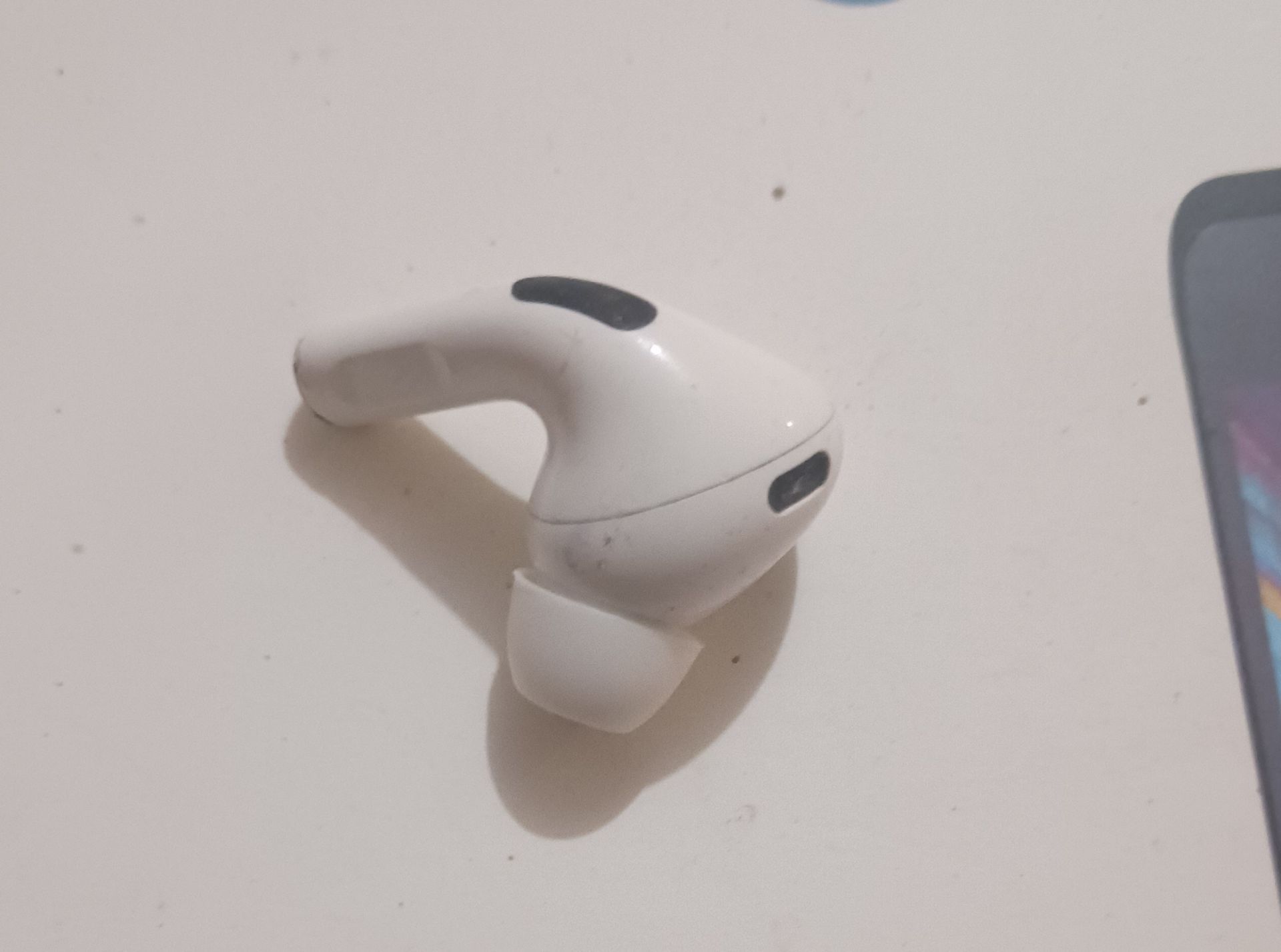 Airpods pro 2 and 3