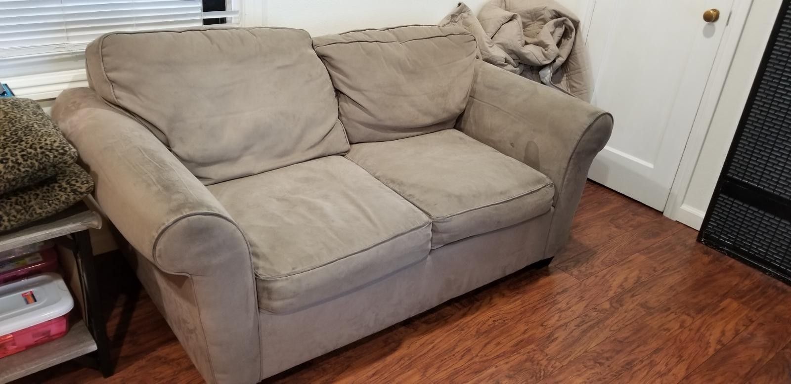 Free love seat