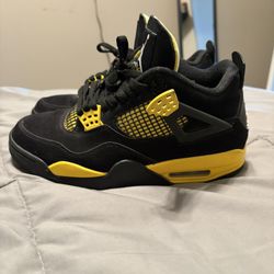 Jordan 4 Yellow Thunder Size 8