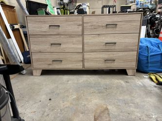 Dresser 58” x 33.5” x 16” 6 Drawer