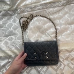 chanel wallet used black
