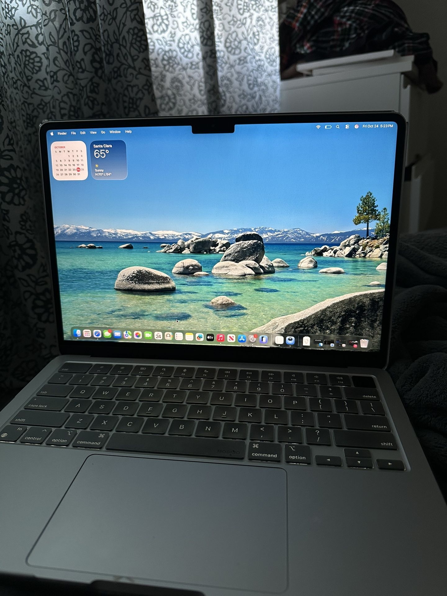 MACBOOK AIR M2 16GB 13in SCREEN BRAND NEW