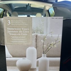 3 Stoneware Vases white 