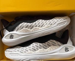 Curry 11 Size 16
