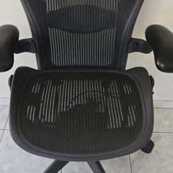 Herman Miller Aeron Fully Loaded size A, B & C. Like New