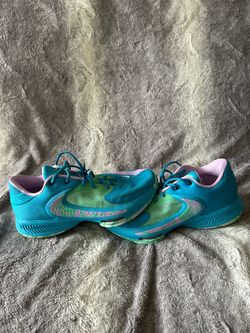 Nike zoom freak 4 birthstone size 10.5 Euc