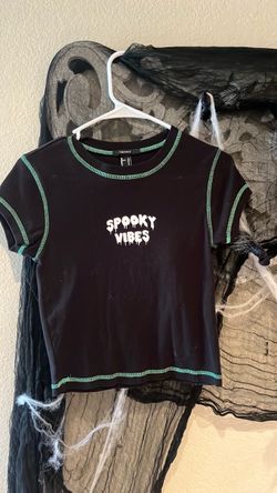 Forever 21 Spooky Vibes Graphic Tee Sz m