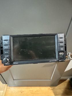 For Sale: OEM Chrysler/Dodge Radio / Infotainment Unit