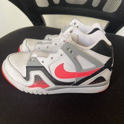 Nike Kid’s  Size 1Y