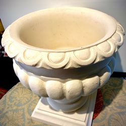 Top quality, luxury Italian garden pot from Euro3Plast Italy H21xW20 inch Lbs 13