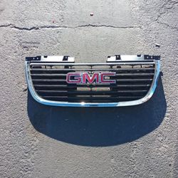 2007-2014 GMC Yukon front Grille W/emblem OEM 
