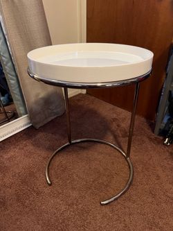 White Circle Side Table with Gold Frame