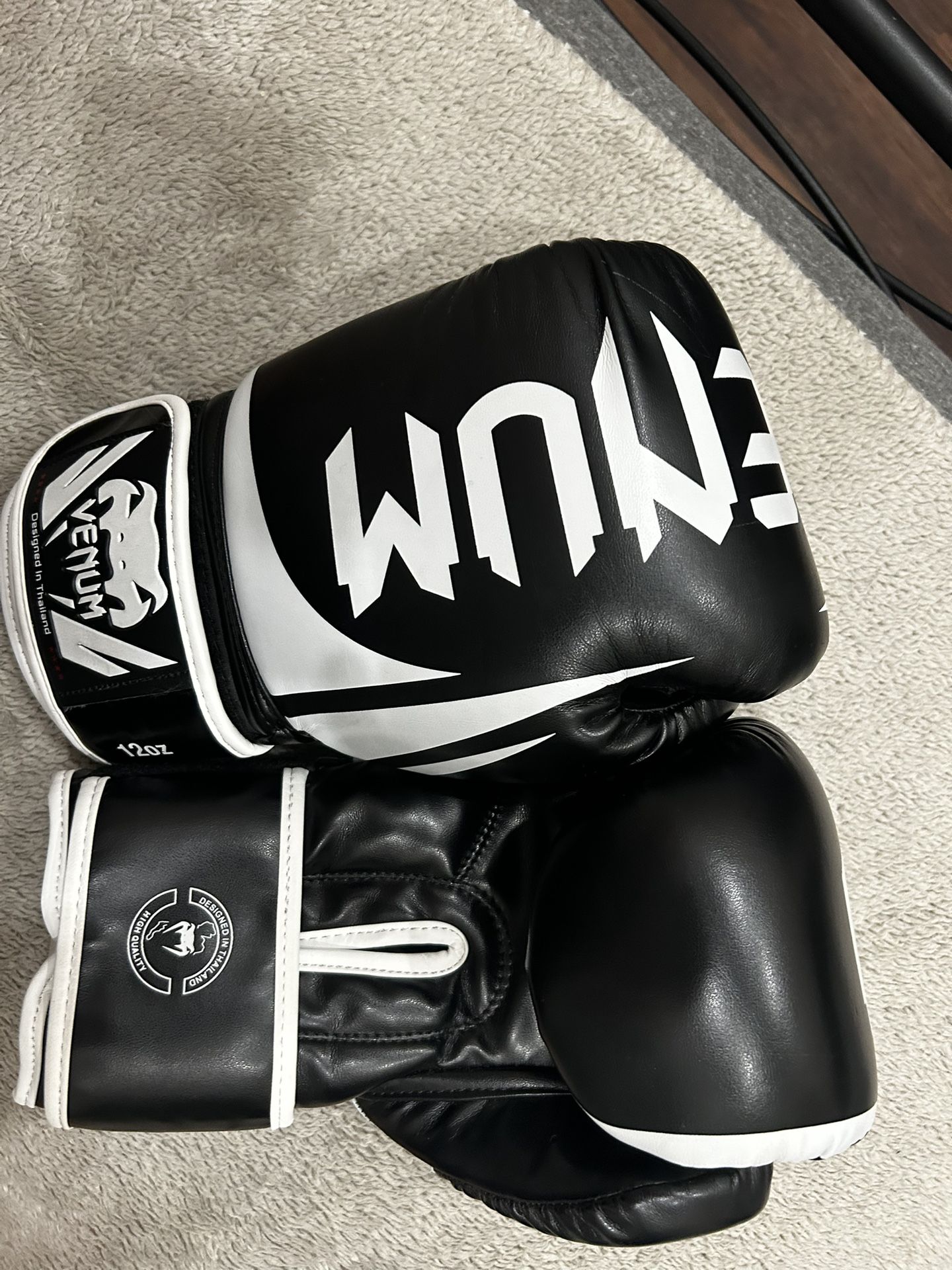 Venum Challenger 2.0 Boxing Gloves - Black/White