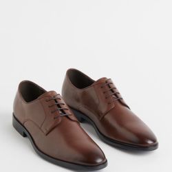 Derby Shoes With Open Lacing at Front