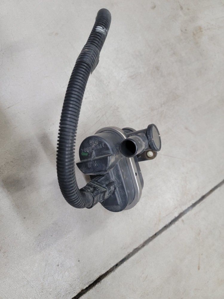 Toyota 90910-AF002 EVAP Vacuum Pump