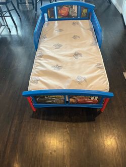 Lighting McQueen toddler bed and mattress