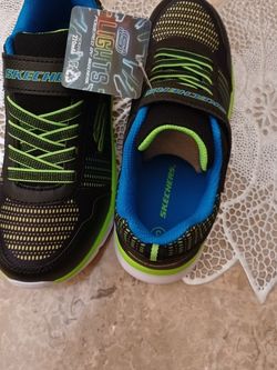 BOY'S SKECHERS