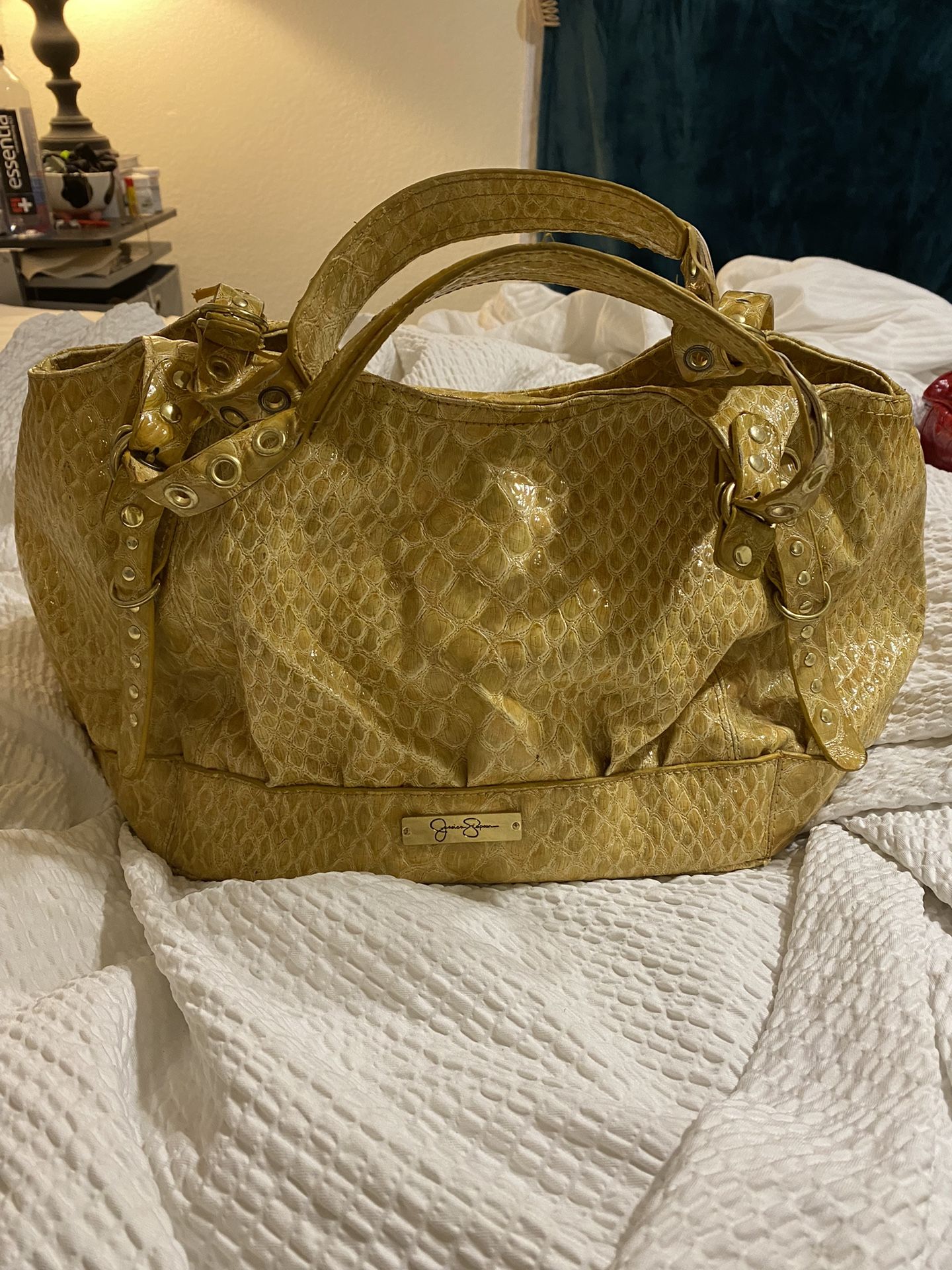 Jessica Simpson Bag Taking Reasonable Offers for Sale in Phoenix, AZ -  OfferUp