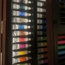 Art paint and pencil set like new case drawers open up case outside isn’t the best all inside still like new asking 20