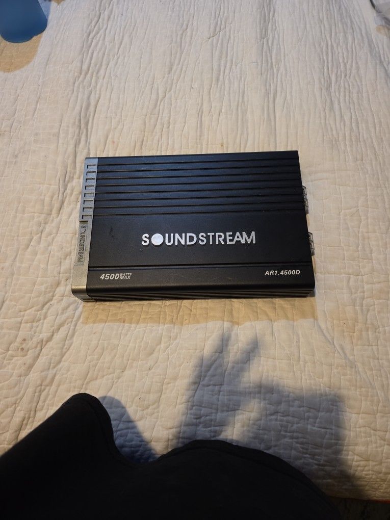 Soundtrack 4500 Watt Amp