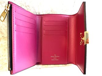 Louis Vuitton M62157 Capucines Compact Wallet , Black, One Size