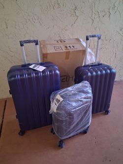 Suitcases Set