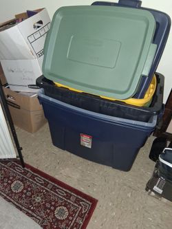 6 different sizes plastic storage bins pickup only cash