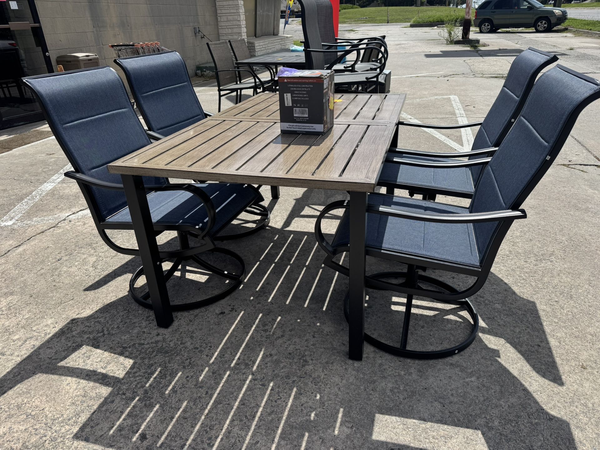 Outdoor Table And 4 Chairs New